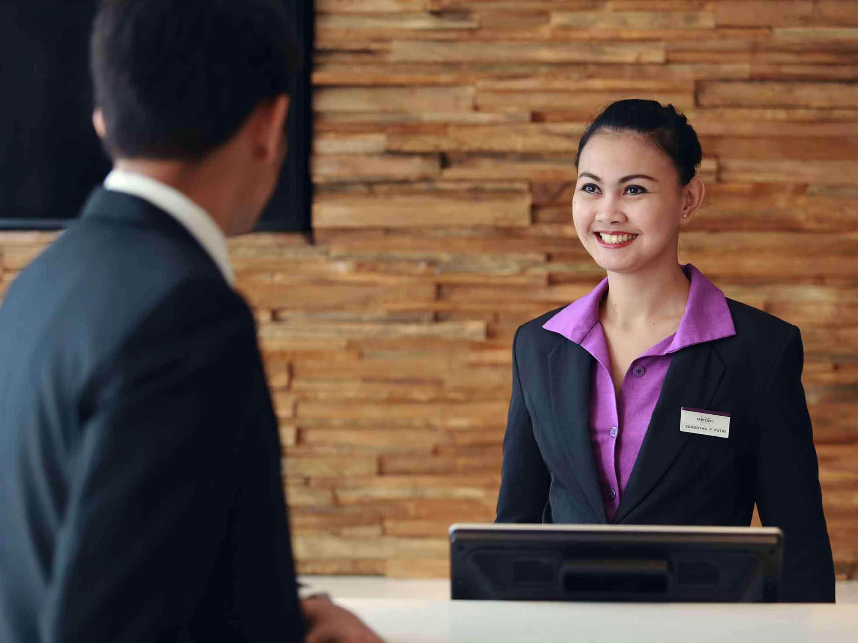 Mercure Jakarta Simatupang Экстерьер фото