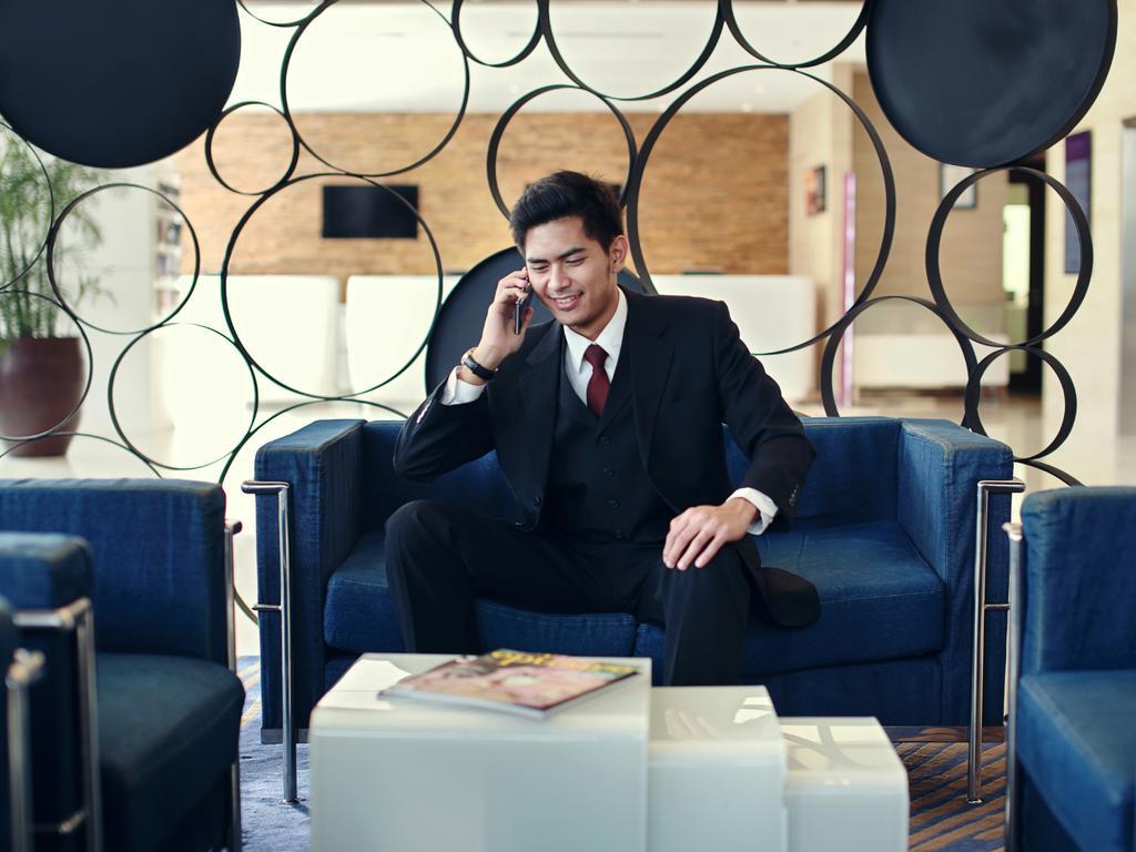 Mercure Jakarta Simatupang Экстерьер фото