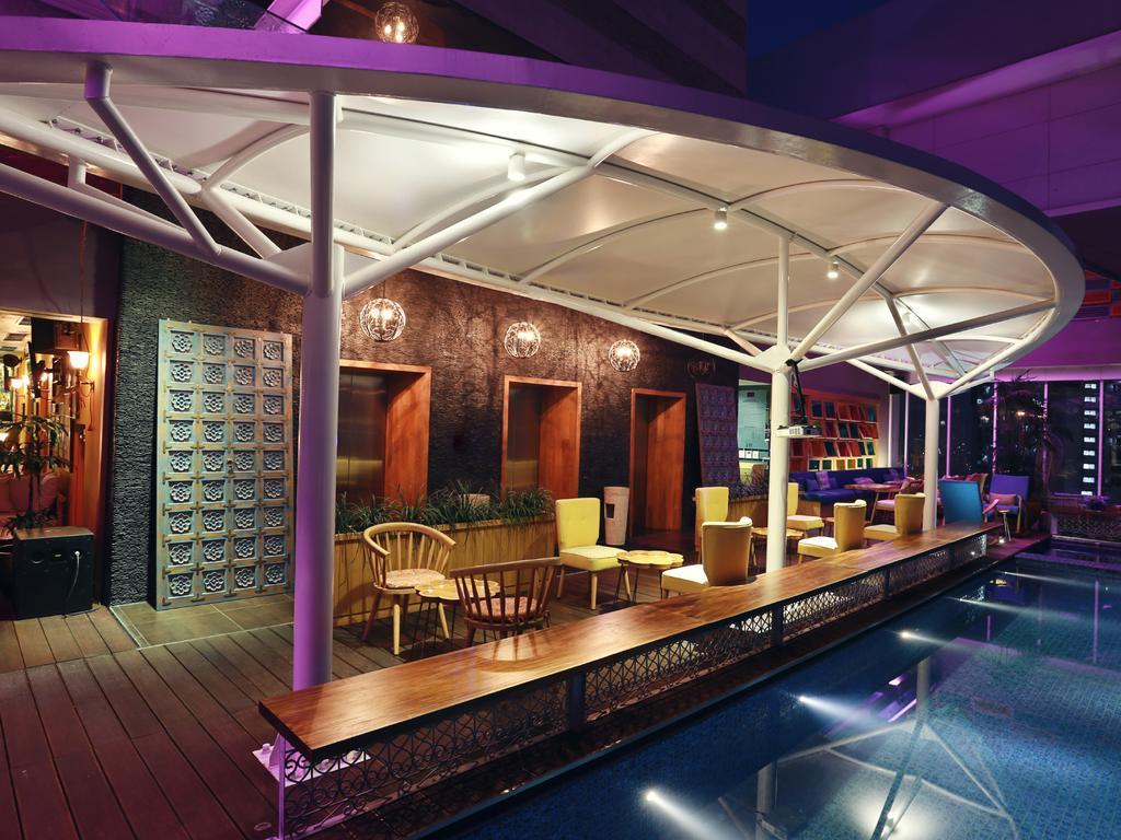 Mercure Jakarta Simatupang Экстерьер фото